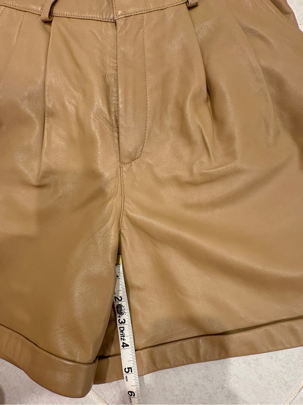 Amour Vert Deadwood Suzy camel 100% recycled leathe Pleated Women's Shorts - Picture 7 of 8